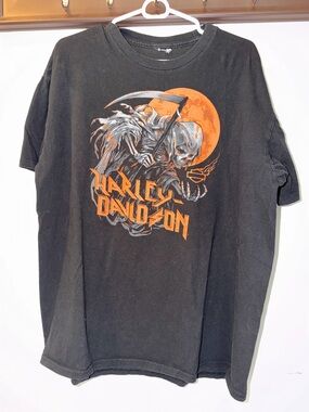 Harley-Davidson Black Tee with Orange Moon & Gray Skull Graphic Size XL